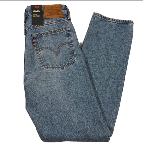 SOLD Levi's Wedgie Straight Distressed Jeans - Picture 4 of 7